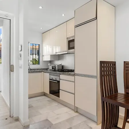 Miramar Townhouse In By Costarentals - Ref 62